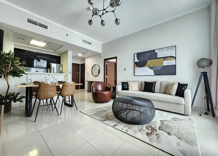 Nasma Luxury Stays - Marina-View Oasis With Balcony Steps From The Sea